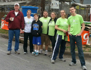 Hand to Hold staff and volunteers at the Austin Marathon Waterstop