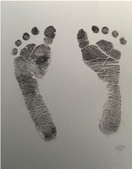 kayleon Dortch-Elliott, hand to hold, NICU stories, NICU mom, baby feet