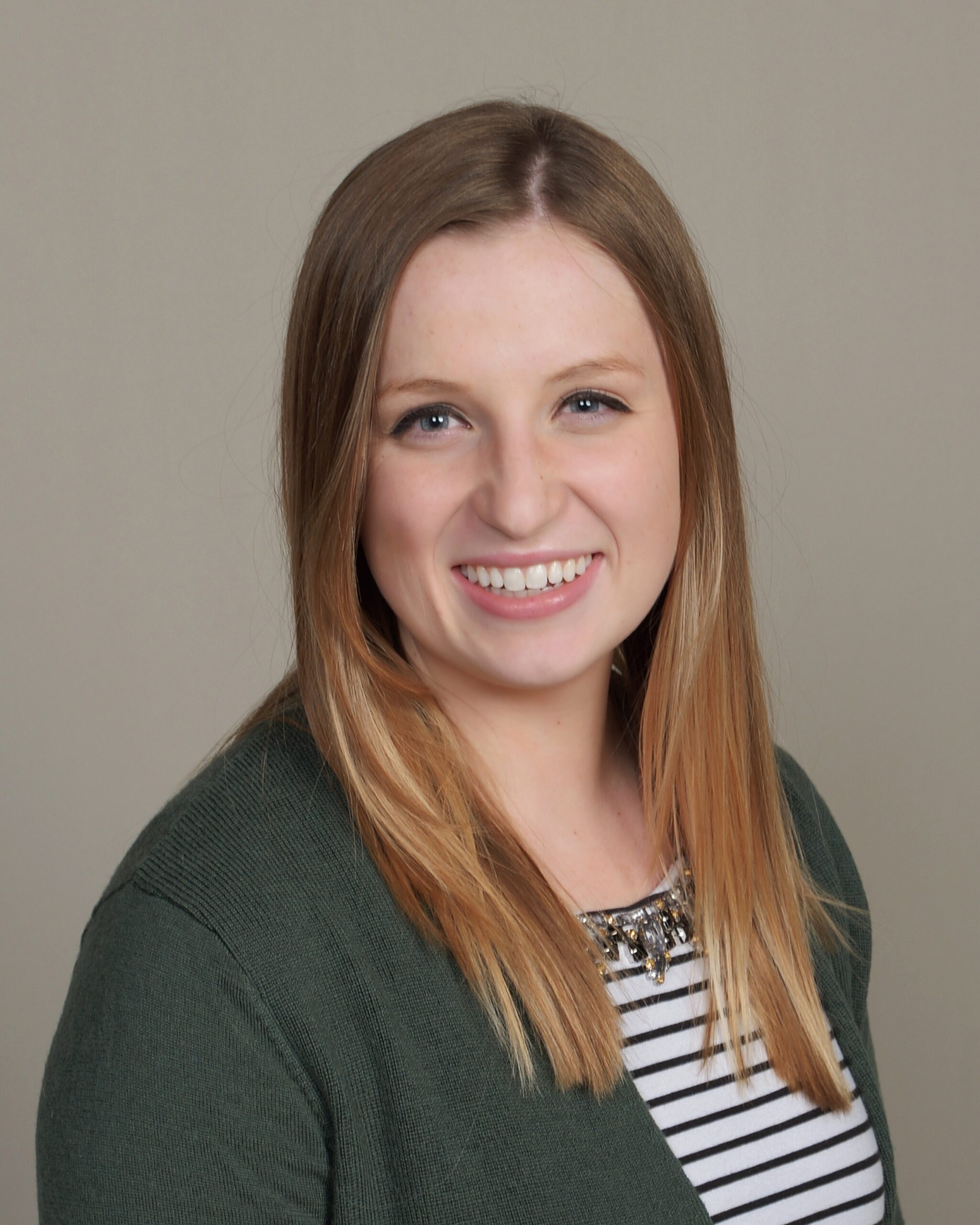 leah jordan hand to hold breastfeeding 