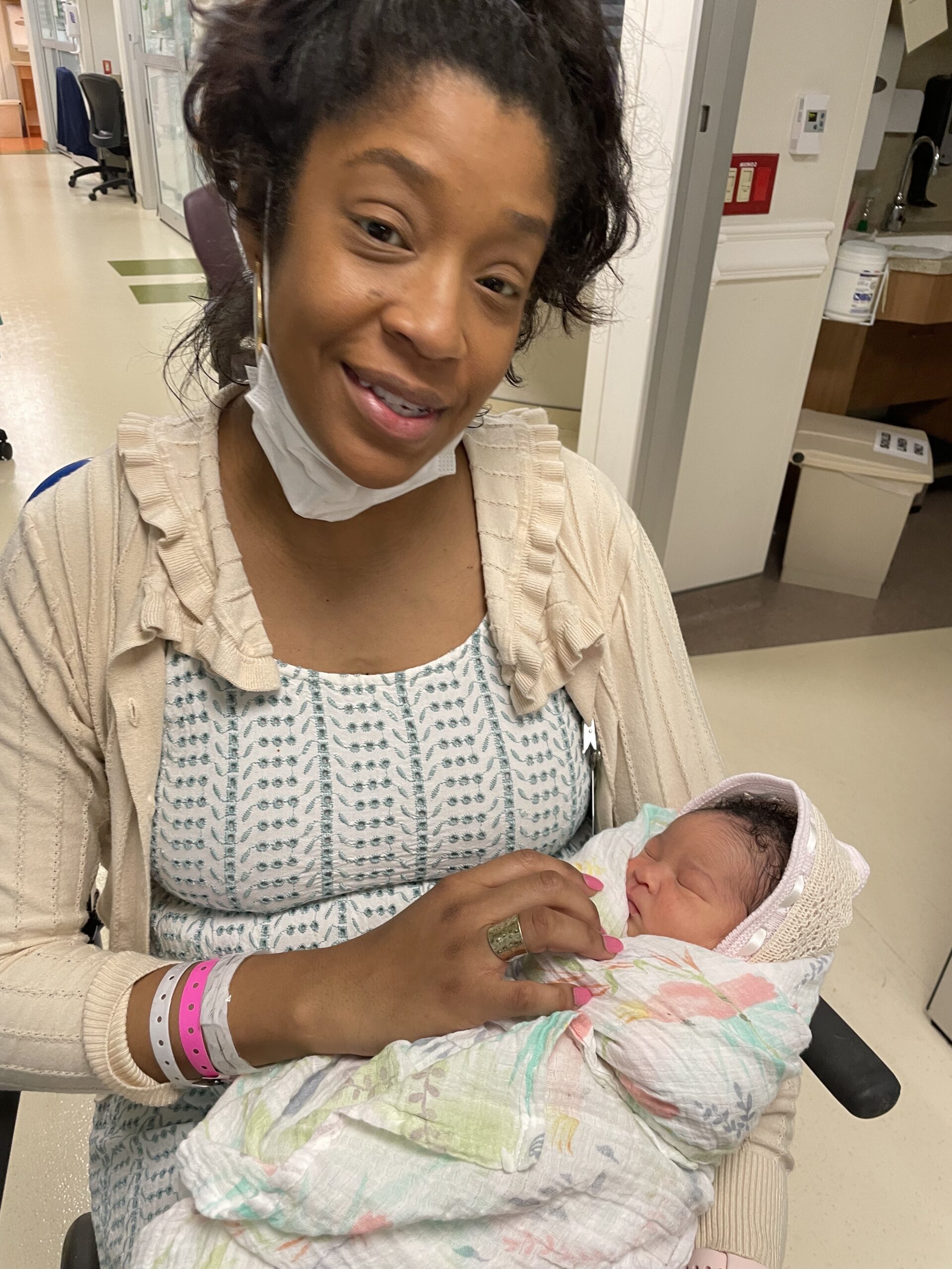 Diana Marrero Hand to Hold NICU mom