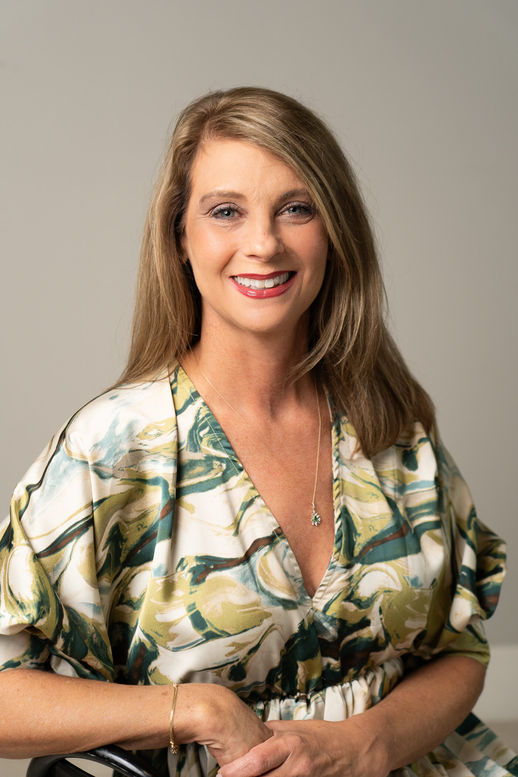 Kelli Kelley hand to hold