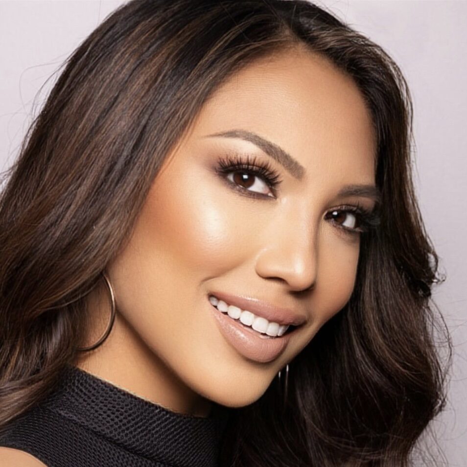 Railene Banks hand to hold nicu mental health conference